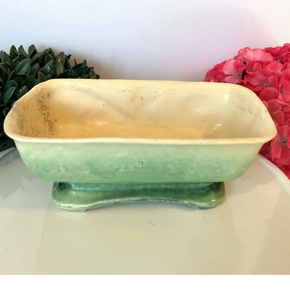 Beautiful vintage Brush McCoy Princess Line Pedestal Planter
